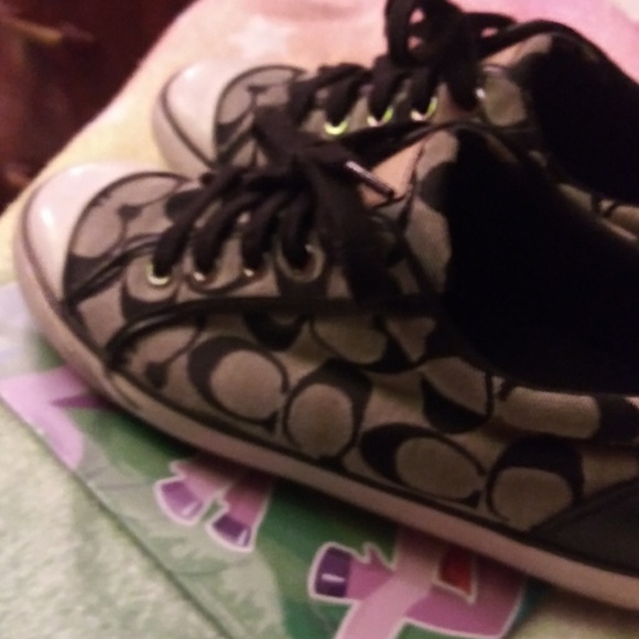 Coach Shoes - Picture 3 of 4